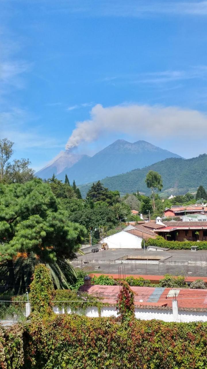 Ixkanul Antigua Hotel Экстерьер фото