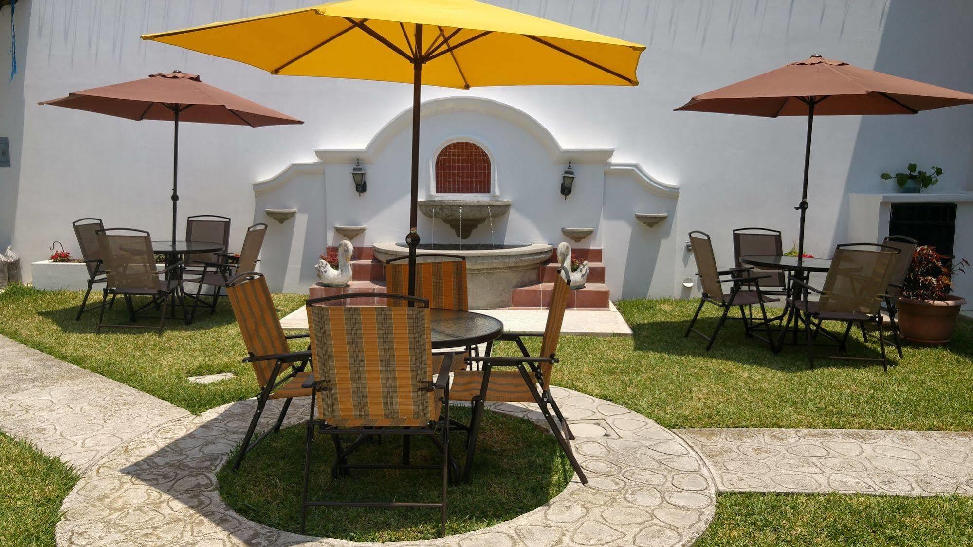 Ixkanul Antigua Hotel Экстерьер фото