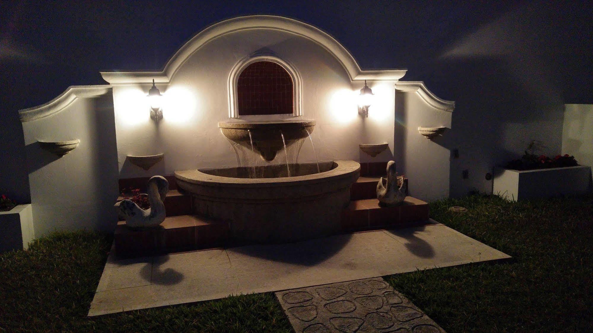 Ixkanul Antigua Hotel Экстерьер фото